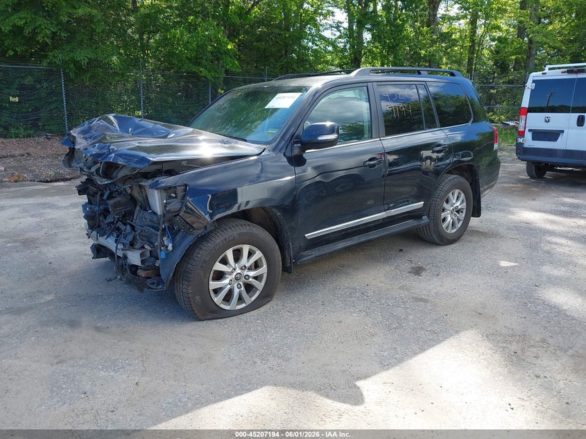 2019 Toyota Land cruiser VIN JTMCY7AJ4K4076922 IAAI salvage auction — FRONT END, Salvage Title, sold $20,900 on 2026-07-13 (photo 2)