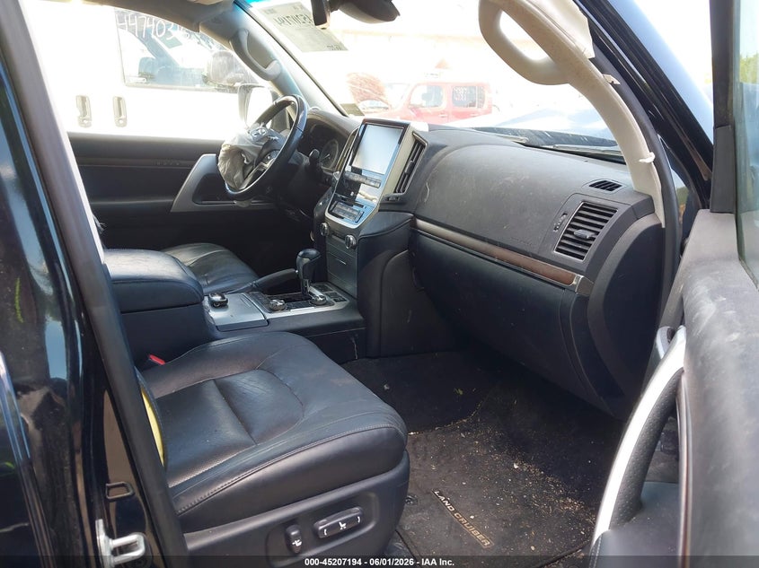 2019 Toyota Land cruiser VIN JTMCY7AJ4K4076922 IAAI salvage auction — FRONT END, Salvage Title, sold $20,900 on 2026-07-13 (photo 5)
