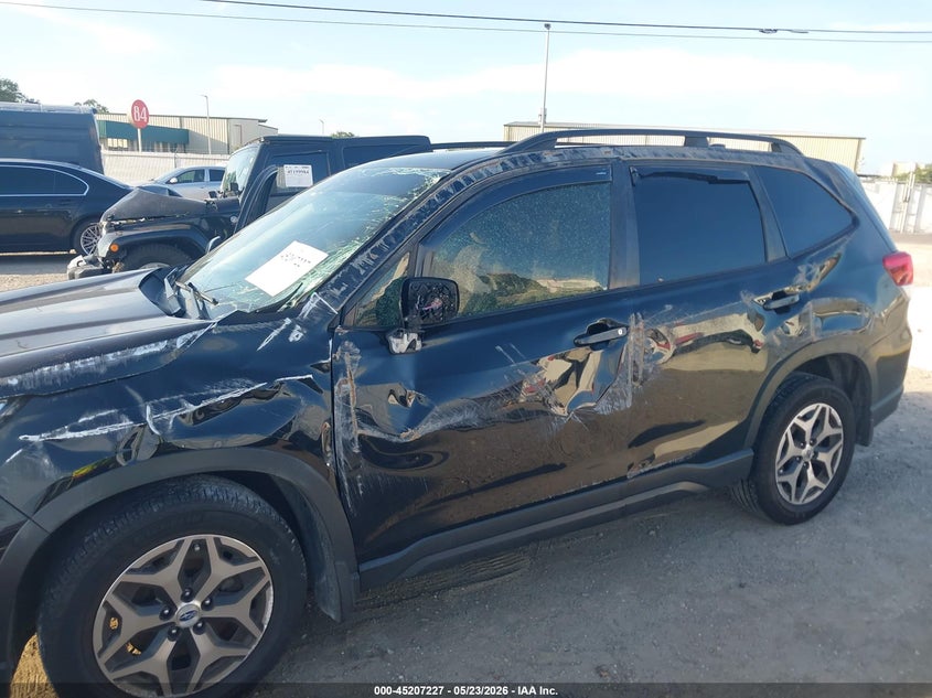 2019 Subaru Forester VIN JF2SKAEC7KH547588 IAAI salvage auction — ROLLOVER, Rebuildable (Florida), sold $1,325 on 2026-07-21 (photo 6)