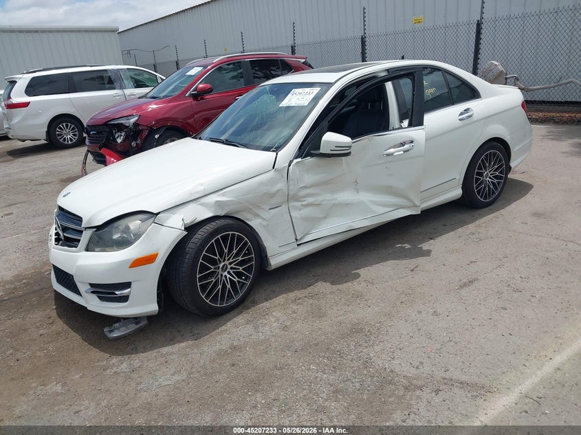 2012 Mercedes-benz C-klasse VIN WDDGF4HB2CR195289 IAAI salvage auction — LEFT & RIGHT, Salvage (California), sold $375 on 2026-07-11 (photo 2)