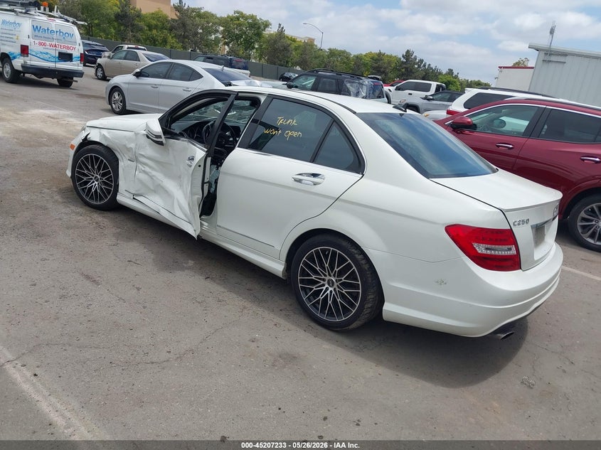 2012 Mercedes-benz C-klasse VIN WDDGF4HB2CR195289 IAAI salvage auction — LEFT & RIGHT, Salvage (California), sold $375 on 2026-07-11 (photo 3)