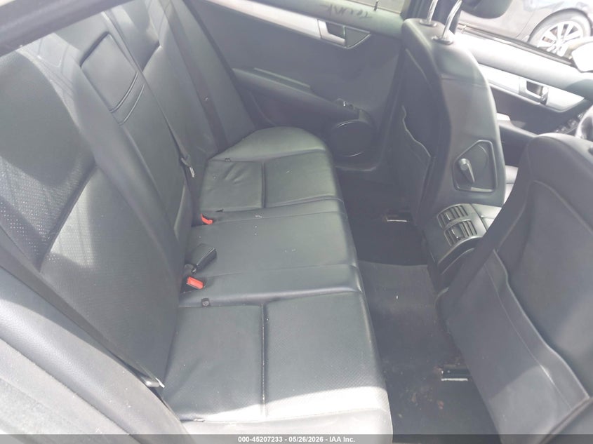 2012 Mercedes-benz C-klasse VIN WDDGF4HB2CR195289 IAAI salvage auction — LEFT & RIGHT, Salvage (California), sold $375 on 2026-07-11 (photo 8)