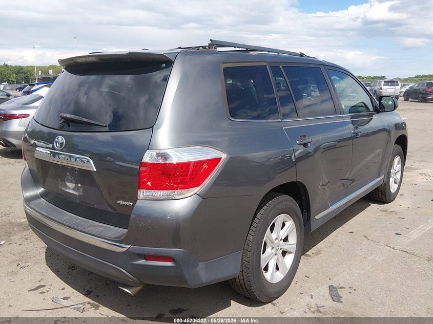 2012 Toyota Highlander VIN 5TDBK3EH1CS095446 IAAI salvage auction — STORM DAMAGE, Salvage Title, sold $2,950 on 2026-07-27 (photo 4)