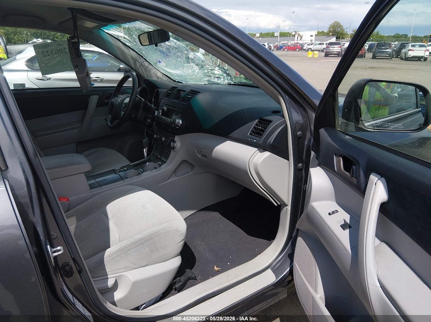 2012 Toyota Highlander VIN 5TDBK3EH1CS095446 IAAI salvage auction — STORM DAMAGE, Salvage Title, sold $2,950 on 2026-07-27 (photo 5)