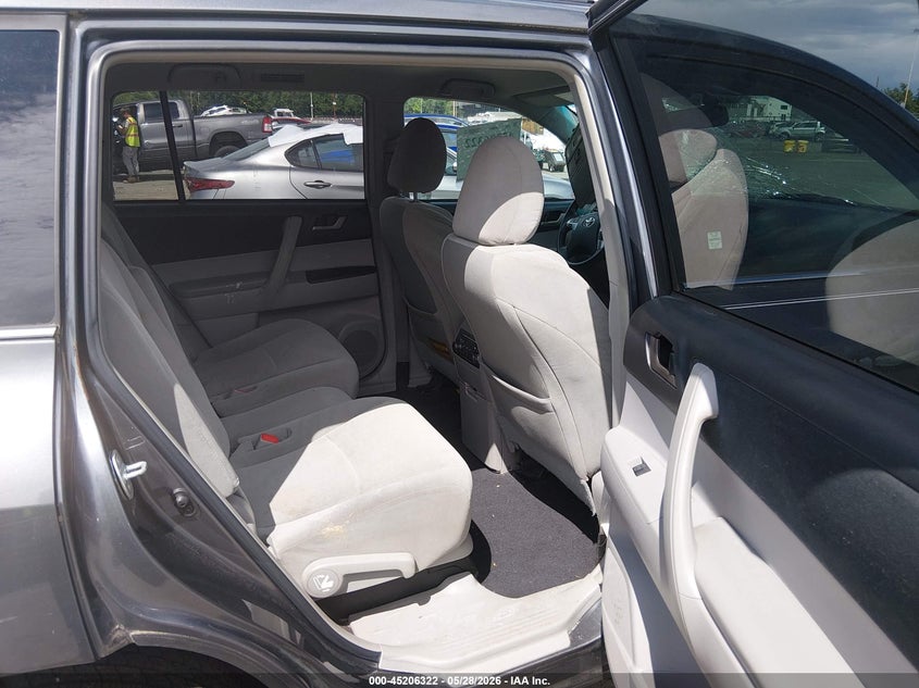 2012 Toyota Highlander VIN 5TDBK3EH1CS095446 IAAI salvage auction — STORM DAMAGE, Salvage Title, sold $2,950 on 2026-07-27 (photo 8)