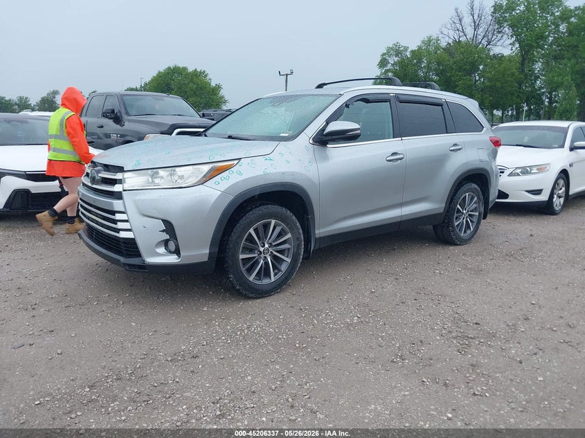 2019 Toyota Highlander VIN 5TDJZRFH2KS597499 IAAI salvage auction — HAIL, Clear (Missouri), sold $13,500 on 2026-07-13 (photo 2)