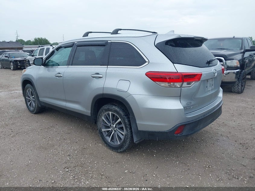 2019 Toyota Highlander VIN 5TDJZRFH2KS597499 IAAI salvage auction — HAIL, Clear (Missouri), sold $13,500 on 2026-07-13 (photo 3)