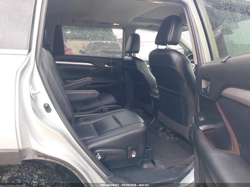 2019 Toyota Highlander VIN 5TDJZRFH2KS597499 IAAI salvage auction — HAIL, Clear (Missouri), sold $13,500 on 2026-07-13 (photo 8)
