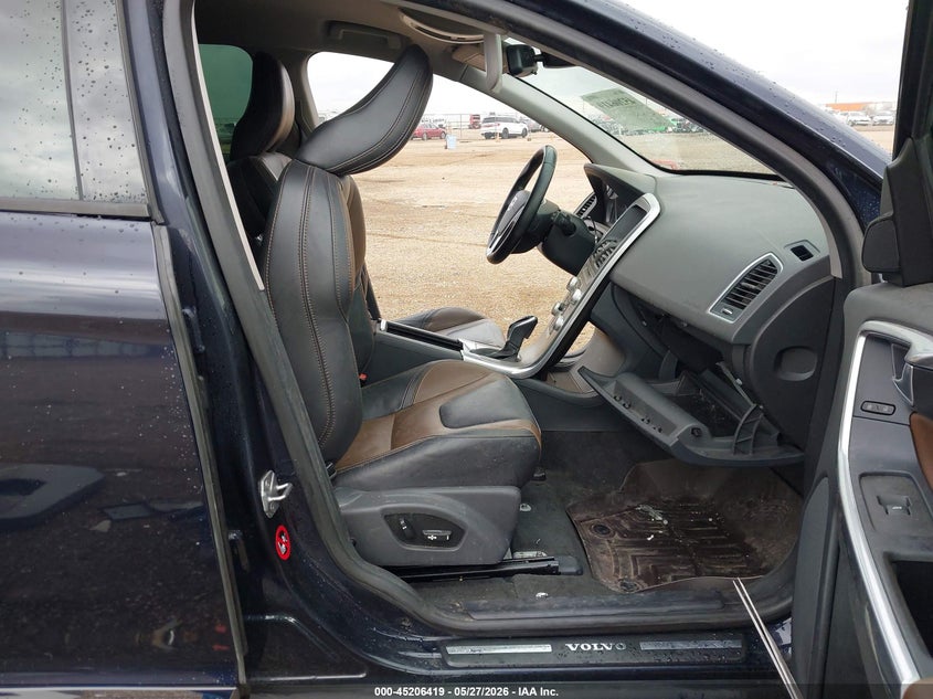 2017 Volvo Xc60 VIN YV440MDJ1H2196460 IAAI salvage auction — SIDE, Original (Texas), sold $800 on 2026-07-29 (photo 5)