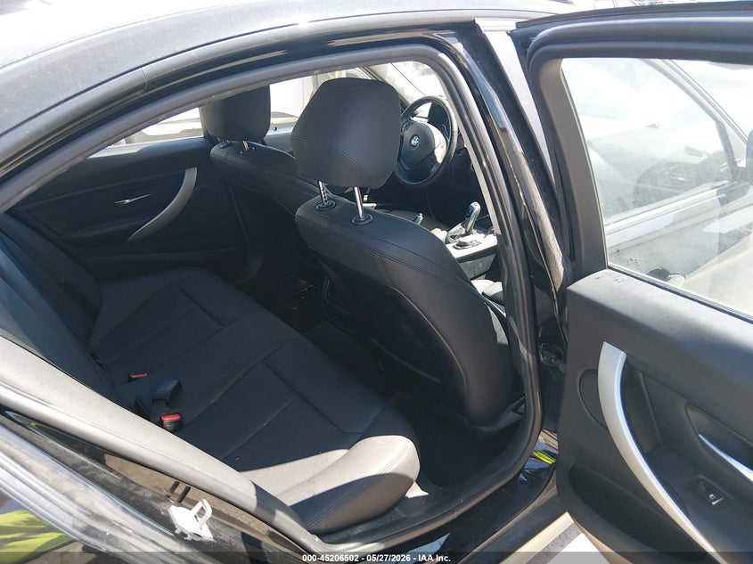 2018 BMW 3er VIN WBA8E5G50JNU45973 IAAI salvage auction — FRONT END, Salvage Title, sold $450 on 2026-09-08 (photo 8)