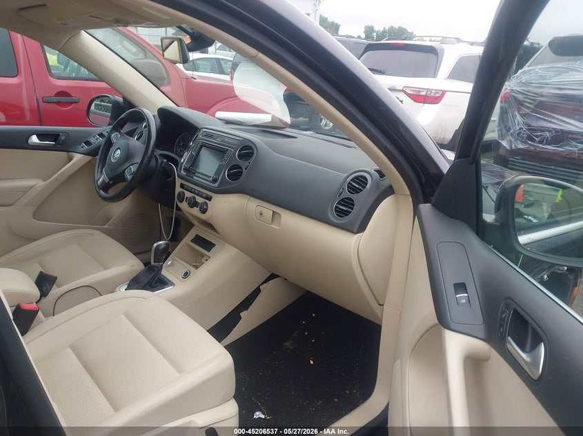 2017 Volkswagen Tiguan VIN WVGSV7AX2HK015142 IAAI salvage auction — FRONT & REAR, Salvage (Idaho), sold $1,450 on 2026-07-13 (photo 5)