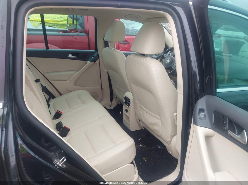 2017 Volkswagen Tiguan VIN WVGSV7AX2HK015142 IAAI salvage auction — FRONT & REAR, Salvage (Idaho), sold $1,450 on 2026-07-13 (photo 8)