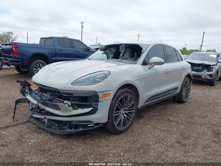 2024 Porsche Macan VIN WP1AG2A53RLB37658 IAAI salvage auction — RIGHT SIDE, Salvage Title, sold $4,050 on 2026-07-21 (photo 2)