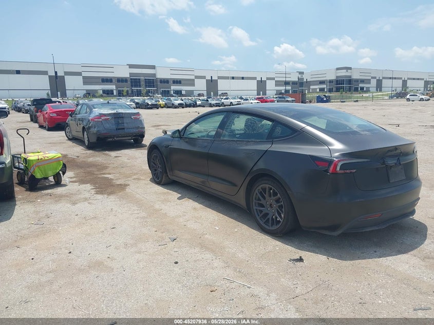 2025 Tesla Model 3 VIN 5YJ3E1EA7SF068161 IAAI salvage auction — RIGHT FRONT, Salvage Title, sold $11,250 on 2026-07-16 (photo 3)
