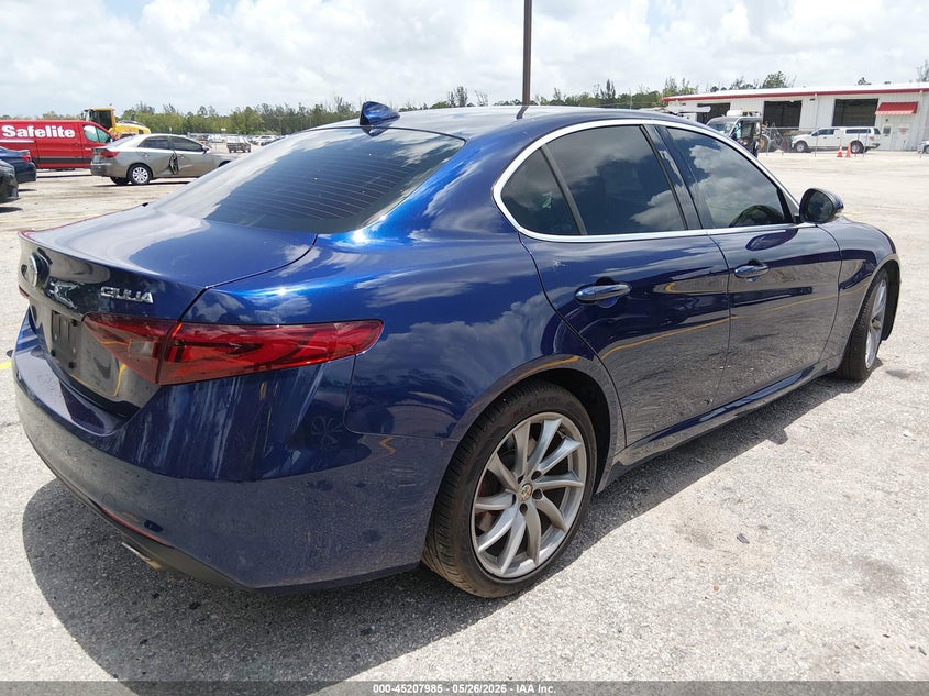 2017 Alfa romeo Giulia VIN ZARFAEBNXH7548416 IAAI salvage auction — FRONT END, Rebuildable (Florida), sold $1,300 on 2026-07-13 (photo 4)