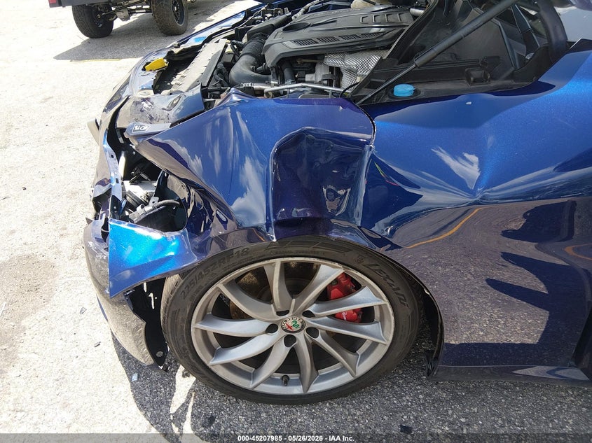 2017 Alfa romeo Giulia VIN ZARFAEBNXH7548416 IAAI salvage auction — FRONT END, Rebuildable (Florida), sold $1,300 on 2026-07-13 (photo 6)