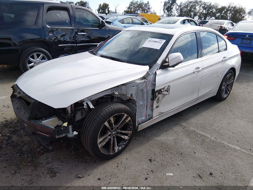 2016 BMW 3er VIN WBA8E9C52GK646989 IAAI salvage auction — FRONT END, Salvage Title, sold $2,600 on 2026-07-12 (photo 2)