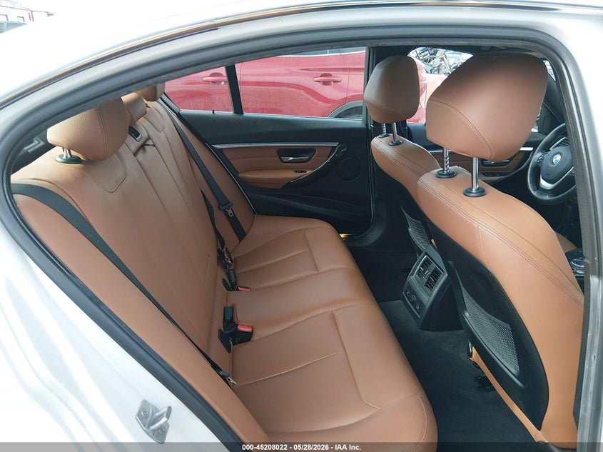 2016 BMW 3er VIN WBA8E9C52GK646989 IAAI salvage auction — FRONT END, Salvage Title, sold $2,600 on 2026-07-12 (photo 8)