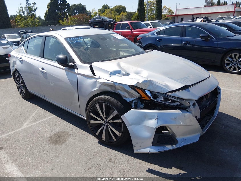 2020 Nissan Altima VIN 1N4BL4CV6LC135152 IAAI salvage auction — RIGHT FRONT, Salvage Title, sold $3,650 on 2026-07-09 (photo 1)