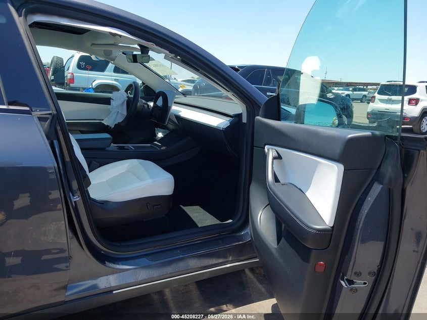 2021 Tesla Model y VIN 5YJYGDEE7MF245721 IAAI salvage auction — LEFT FRONT, Salvage Title, sold $6,550 on 2026-07-14 (photo 5)