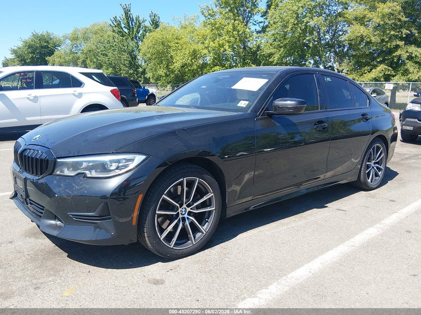 2021 BMW 3er VIN 3MW5R7J03M8B88461 IAAI salvage auction — RIGHT SIDE, Salvage Title, sold $10,800 on 2026-08-24 (photo 2)