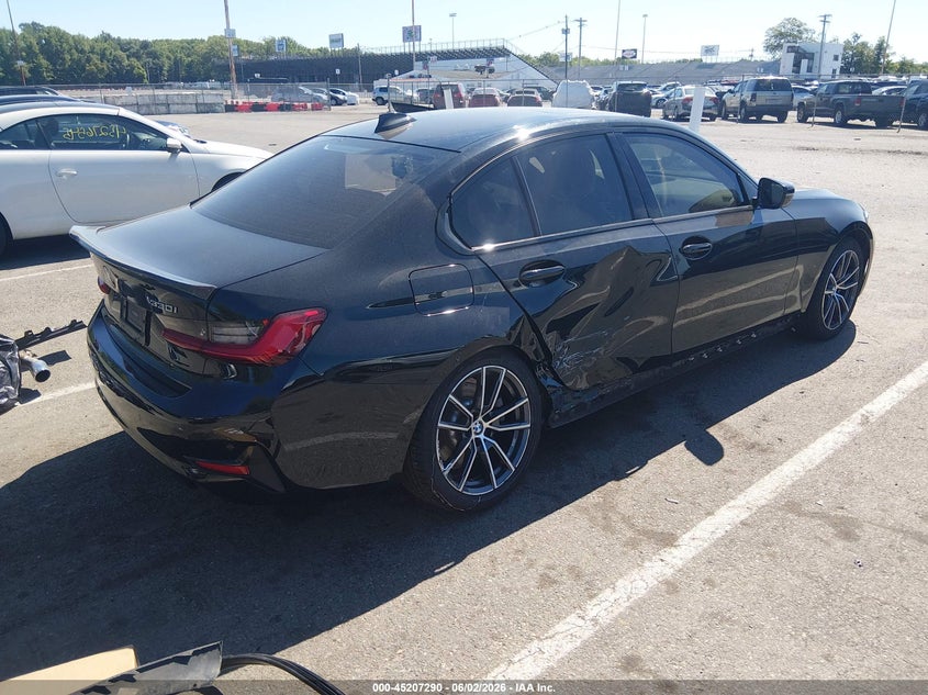 2021 BMW 3er VIN 3MW5R7J03M8B88461 IAAI salvage auction — RIGHT SIDE, Salvage Title, sold $10,800 on 2026-08-24 (photo 4)