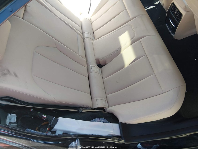 2021 BMW 3er VIN 3MW5R7J03M8B88461 IAAI salvage auction — RIGHT SIDE, Salvage Title, sold $10,800 on 2026-08-24 (photo 8)