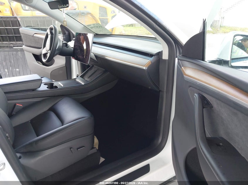 2023 Tesla Model y VIN 7SAYGDEE3PA177907 IAAI salvage auction — REAR END, Salvage Title, sold $14,900 on 2026-07-30 (photo 5)