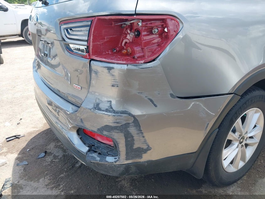 2019 Kia Sorento VIN 5XYPG4A34KG516420 IAAI salvage auction — FRONT & REAR, Salvage (Oklahoma), sold $900 on 2026-07-08 (photo 6)