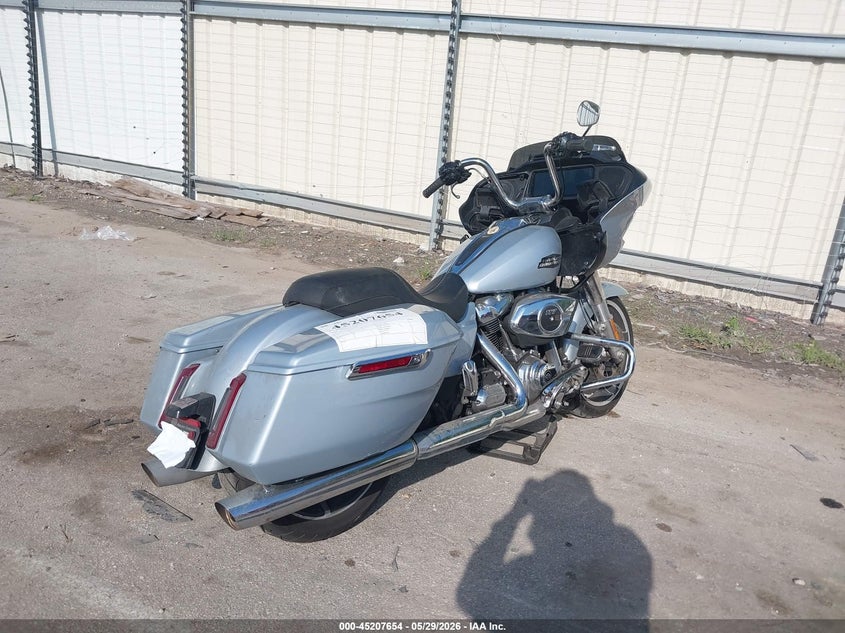 2024 Harley-davidson Road glide VIN 1HD1KH711RB606953 IAAI salvage auction — SIDE, Salvage Title, sold $9,650 on 2026-08-19 (photo 4)