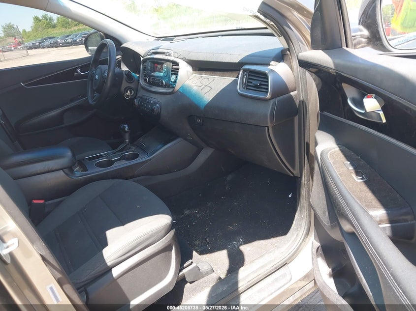 2016 Kia Sorento VIN 5XYPG4A3XGG015541 IAAI salvage auction — SIDE, Salvage Title, sold $1,350 on 2026-07-09 (photo 5)
