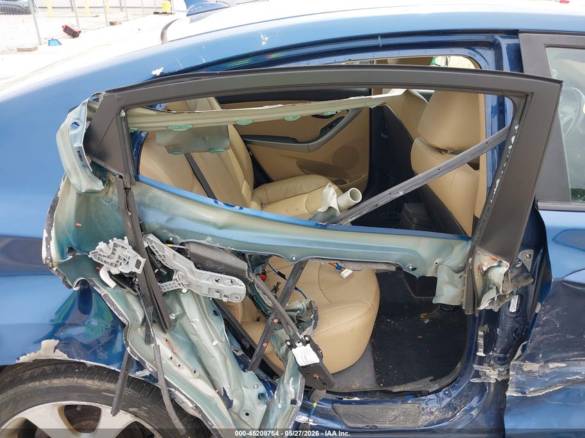 2013 Hyundai Elantra VIN KMHDH4AE2DU975296 IAAI salvage auction — SIDE, Salvage Title, sold $550 on 2026-07-24 (photo 8)