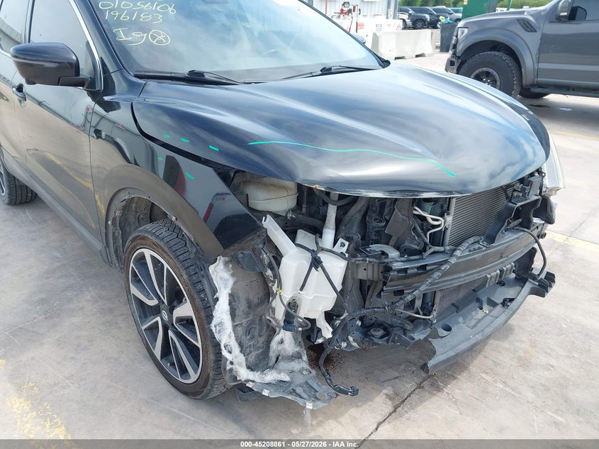 2018 Nissan Rogue VIN JN1BJ1CP5JW196183 IAAI salvage auction — FRONT & REAR, Salvage Title, sold $2,500 on 2026-07-13 (photo 6)