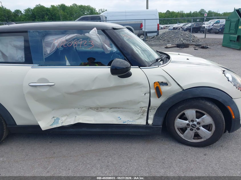 2014 Mini Hard top VIN WMWXM5C5XET935617 IAAI salvage auction — RIGHT SIDE, Salvage Title, sold $600 on 2026-07-24 (photo 6)