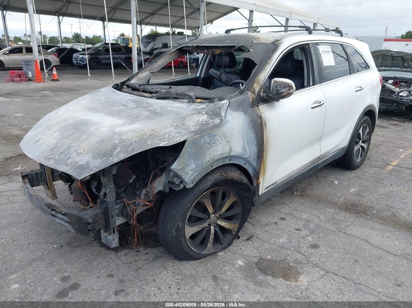 2018 Kia Sorento VIN 5XYPHDA50JG417588 IAAI salvage auction — ENGINE BURN, Non-Repairable (California), sold $125 on 2026-07-28 (photo 2)