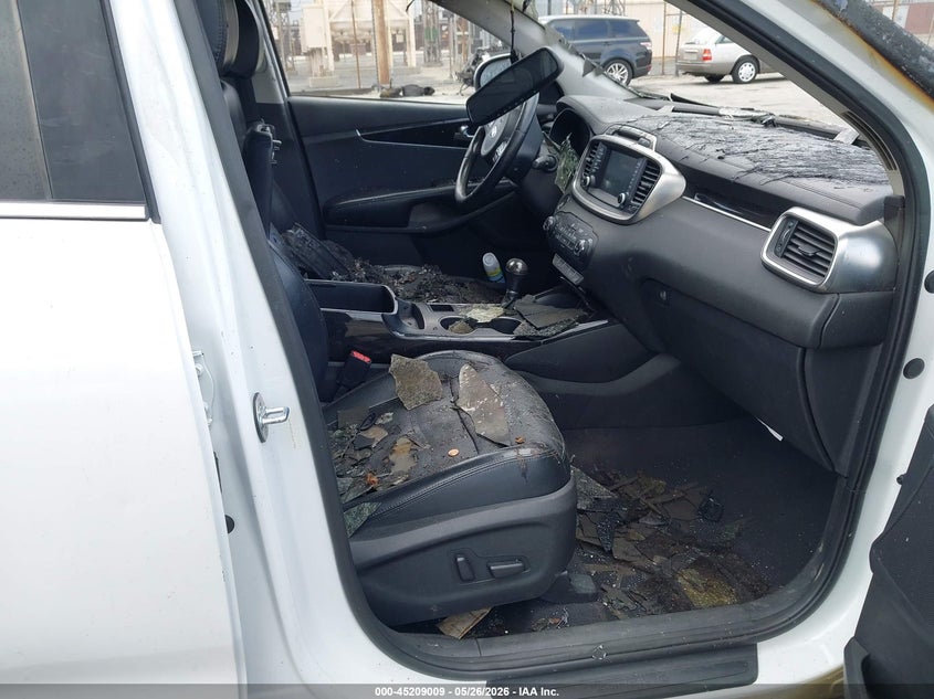 2018 Kia Sorento VIN 5XYPHDA50JG417588 IAAI salvage auction — ENGINE BURN, Non-Repairable (California), sold $125 on 2026-07-28 (photo 5)