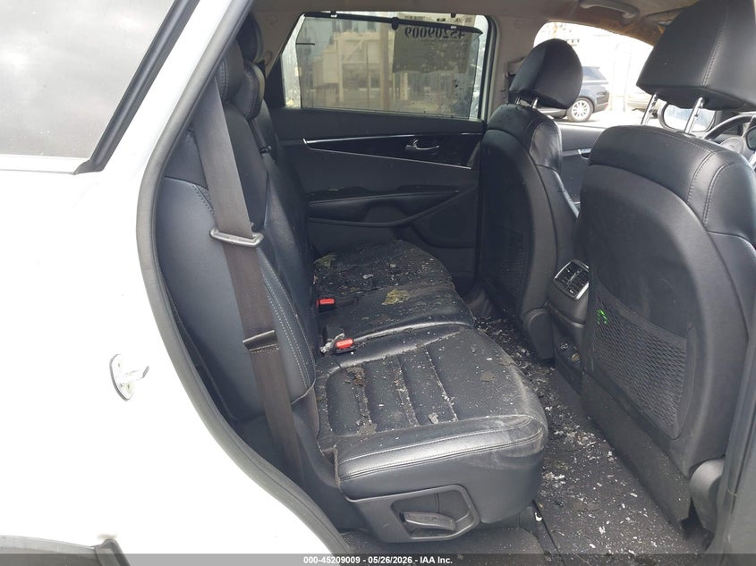 2018 Kia Sorento VIN 5XYPHDA50JG417588 IAAI salvage auction — ENGINE BURN, Non-Repairable (California), sold $125 on 2026-07-28 (photo 8)
