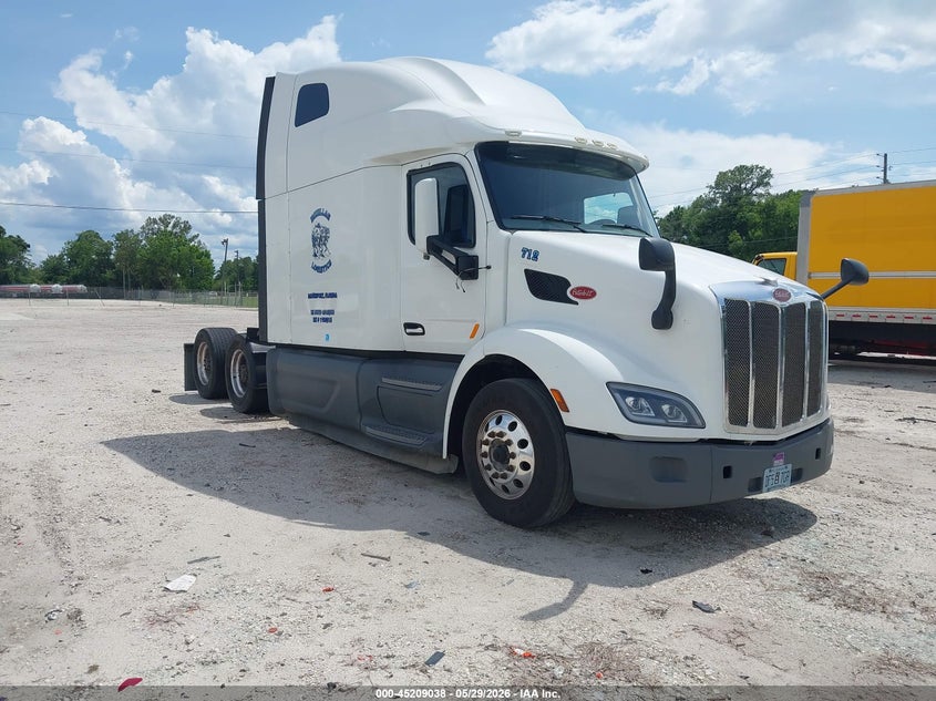 2020 Peterbilt 579 VIN 1XPBDP9X3LD689114 — IAAI salvage auction photo