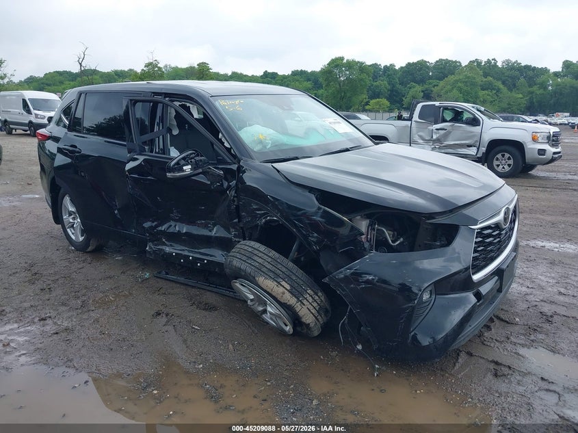 2022 Toyota Highlander VIN 5TDBZRBH0NS566332 IAAI salvage auction — RIGHT FRONT, Salvage (Pennsylvania), sold $9,000 on 2026-07-28 (photo 1)