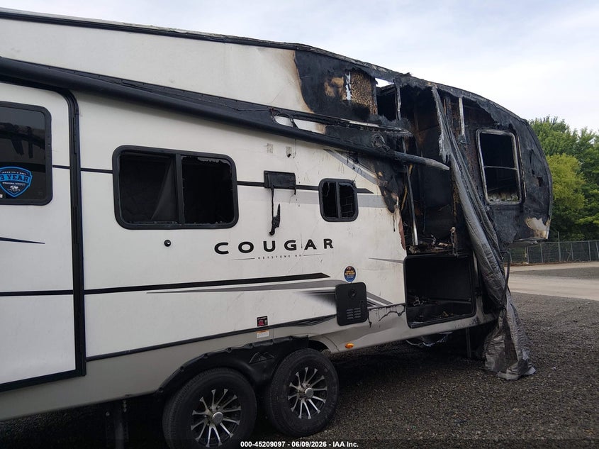 2024 Keystone rv Other VIN 4YDFCGL24RV503079 IAAI salvage auction — SIDE, Salvage (Illinois), sold $25 on 2026-09-08 (photo 6)