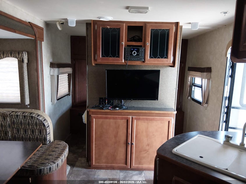 2015 Gulfstream Streamlite VIN 1NL1XTL29FL030951 IAAI salvage auction — HAIL, Regular Certificate (Iowa), sold $3,100 on 2026-07-28 (photo 5)