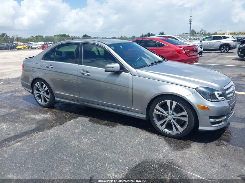 2013 Mercedes-benz VIN WDDGF4HBXDA828178 IAAI salvage auction — LEFT SIDE, Salvage Title, sold $375 on 2026-07-09 (photo 1)