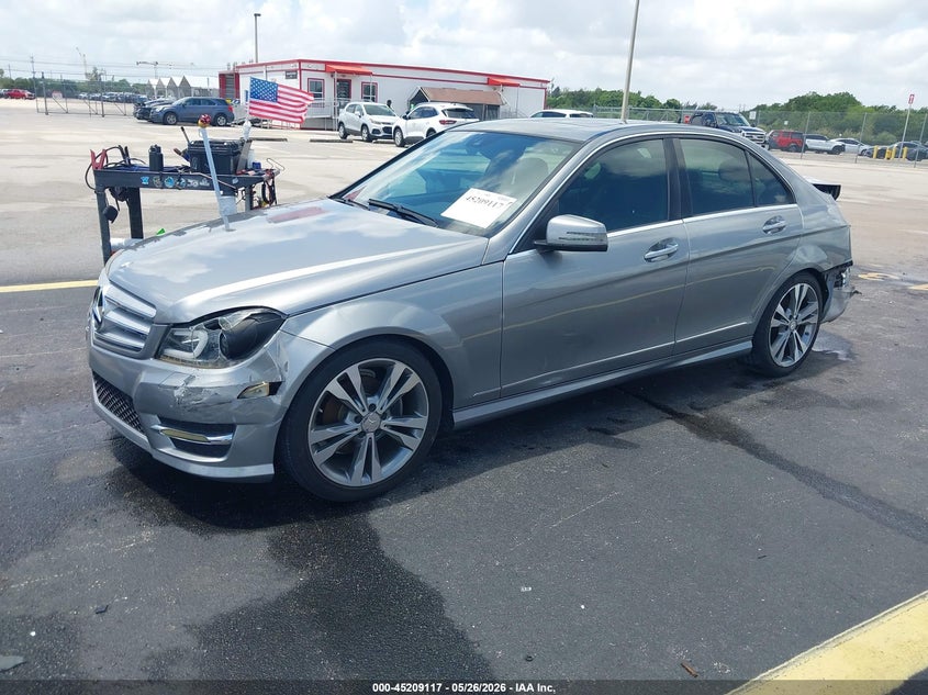 2013 Mercedes-benz VIN WDDGF4HBXDA828178 IAAI salvage auction — LEFT SIDE, Salvage Title, sold $375 on 2026-07-09 (photo 2)