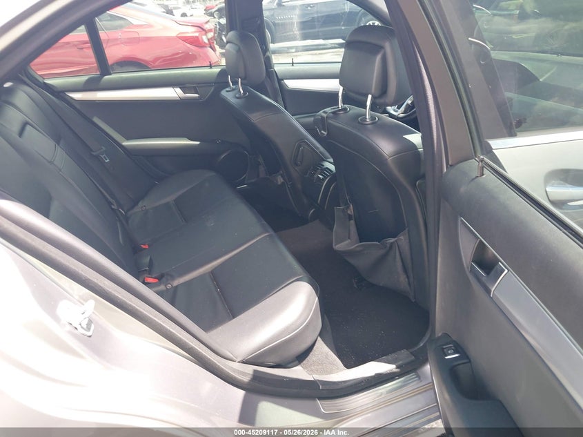 2013 Mercedes-benz VIN WDDGF4HBXDA828178 IAAI salvage auction — LEFT SIDE, Salvage Title, sold $375 on 2026-07-09 (photo 8)