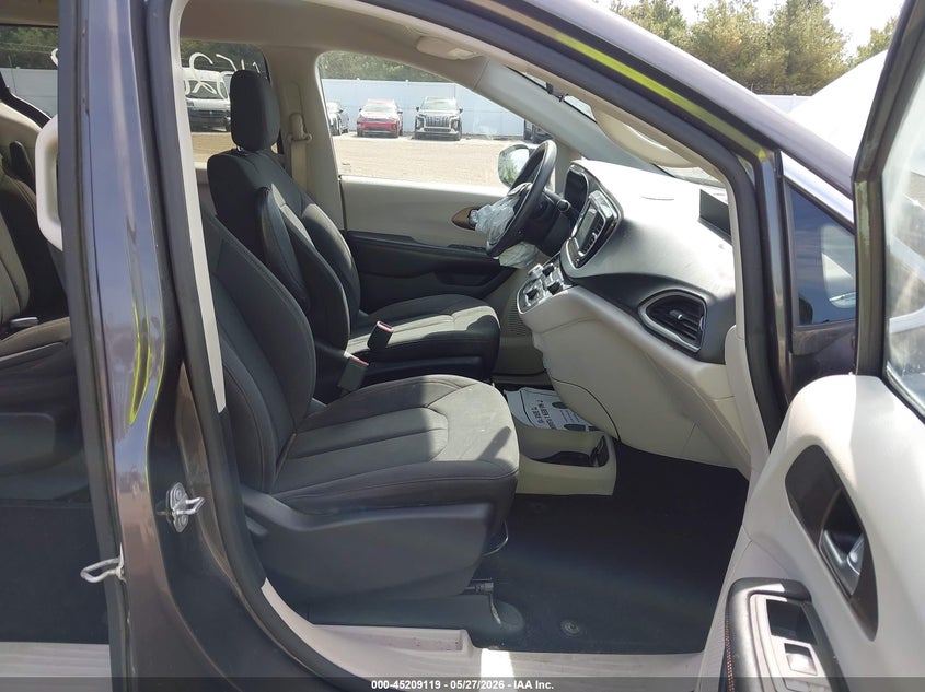 2019 Chrysler Pacifica VIN 2C4RC1AG4KR702881 IAAI salvage auction — FRONT END, Salvage Title, sold $1,600 on 2026-07-23 (photo 5)