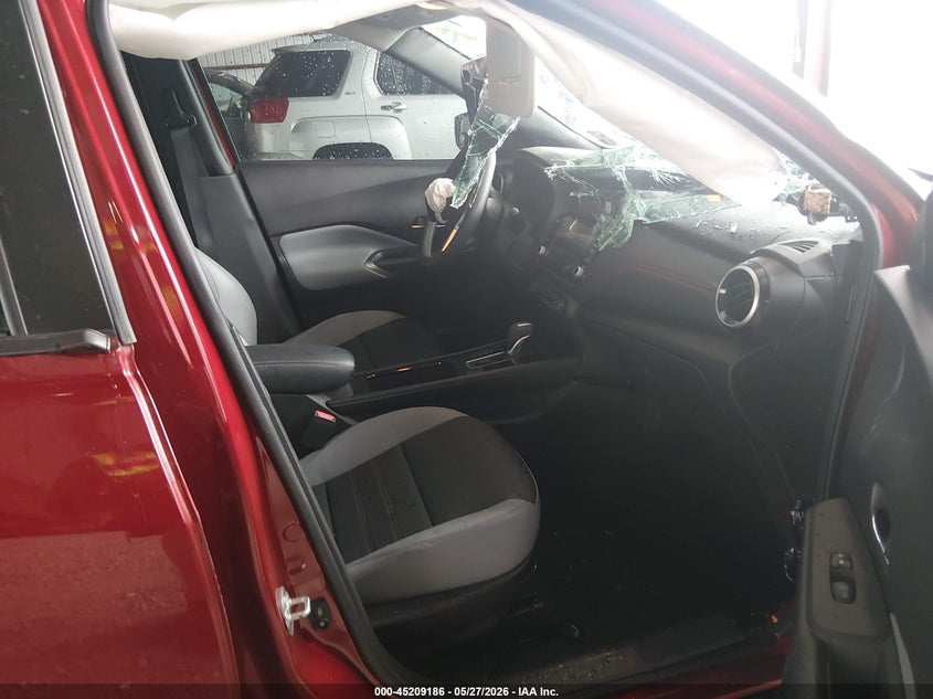 2023 Nissan Kicks VIN 3N1CP5DV4PL525106 IAAI salvage auction — RIGHT SIDE, Salvage Title, sold $2,550 on 2026-07-29 (photo 5)