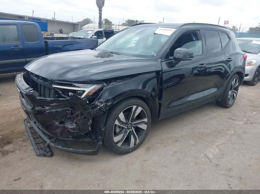 2024 Volvo Xc40 VIN YV4L12ULXR2240066 IAAI salvage auction — LEFT FRONT, Salvage Title, sold $12,100 on 2026-08-16 (photo 2)