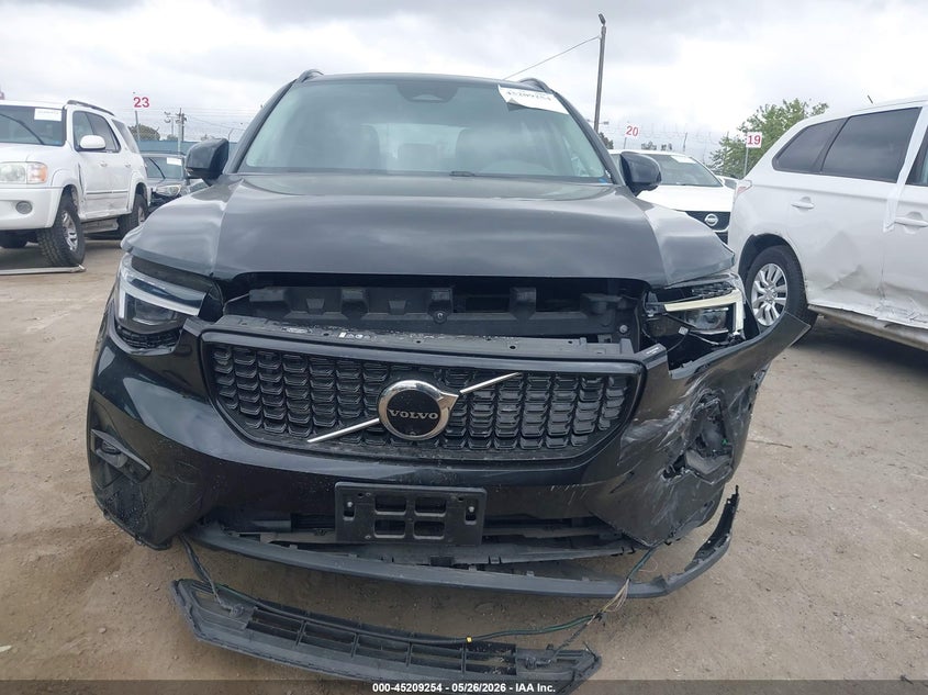 2024 Volvo Xc40 VIN YV4L12ULXR2240066 IAAI salvage auction — LEFT FRONT, Salvage Title, sold $12,100 on 2026-08-16 (photo 6)