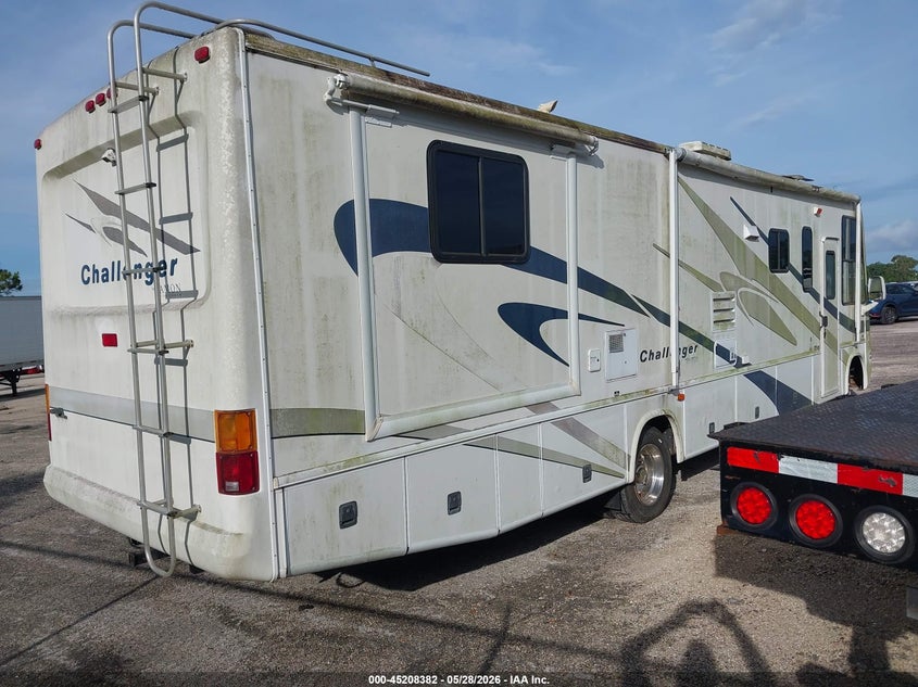 2004 Ford F-550 VIN 1F6NF53SX40A00918 IAAI salvage auction — WATER/FLOOD, Clear (Florida), sold $2,875 on 2026-07-09 (photo 4)