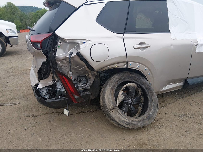 2026 Nissan Rogue VIN JN8BT3BB7TW370951 IAAI salvage auction — RIGHT REAR, Salvage Title, sold $2,550 on 2026-07-23 (photo 6)